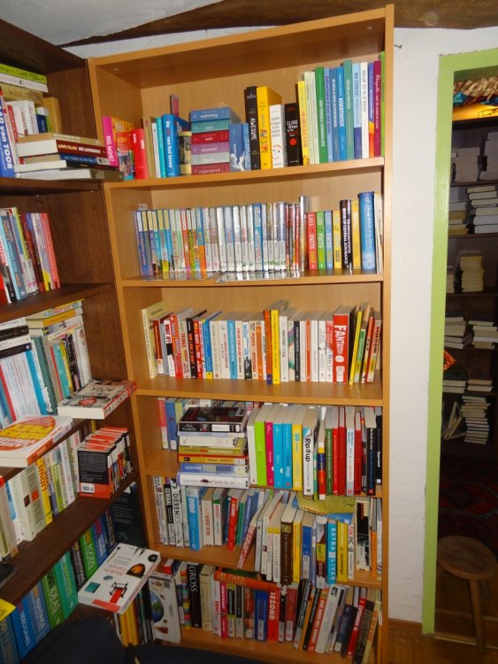 InformationBookCase_025.jpg